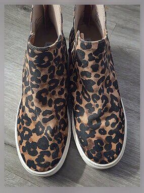 Womens shoes size 9.5